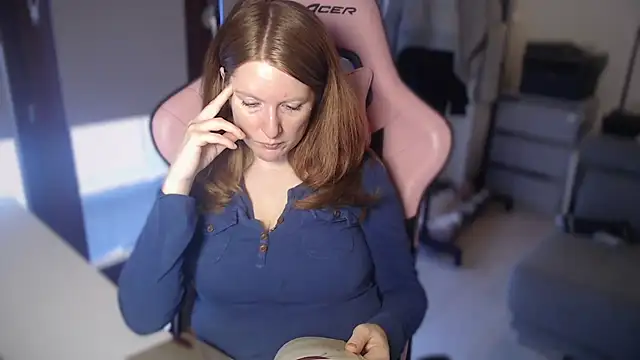 Snapshot of Exotic-Desire chatting on 11.04.25 Exotic-Desire online show from 11.04.25