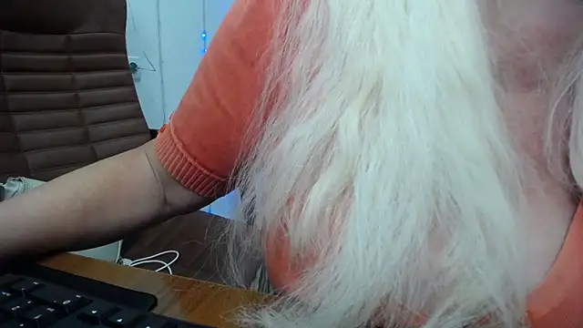 BlondyLeeBest online show from 03.08.25