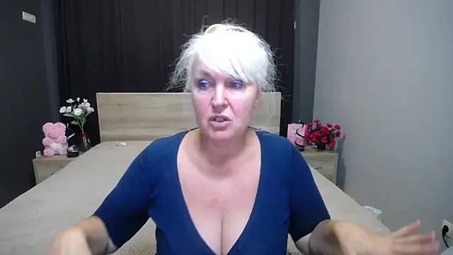 BlondyLeeBest online show from 11.08.25