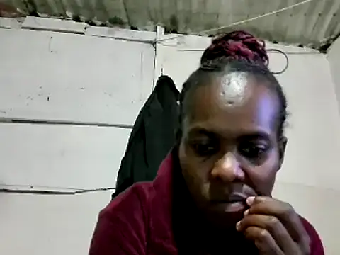 Snapshot of hairybushpussyxx1 chatting on 12.10.24 hairybushpussyxx1 online show from 12.10.24