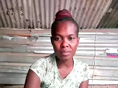 Snapshot of hairybushpussyxx1 chatting on 12.13.24 hairybushpussyxx1 online show from 12.13.24