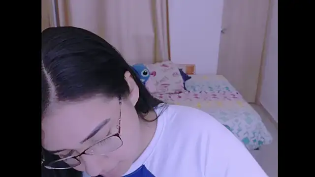 Snapshot of _anastasia chatting on 12.28.24 anastasia online show from 12.28.24