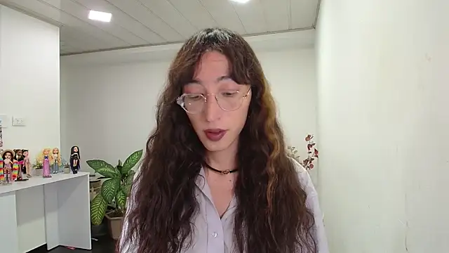 Snapshot of NicoleCortez chatting on 03.18.25 NicoleCortez online show from 03.18.25