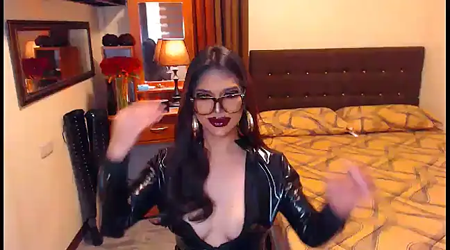 Snapshot of EXTREMELYDOM chatting on 12.21.24 EXTREMELYDOM online show from 12.21.24