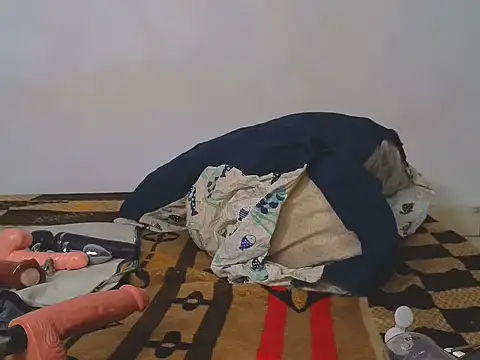 Snapshot of Cutteychiky chatting on 11.26.25 Cutteychiky online show from 11.26.25