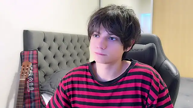 Snapshot of SasukeUhchiaa chatting on 12.02.24 SasukeUhchiaa online show from 12.02.24