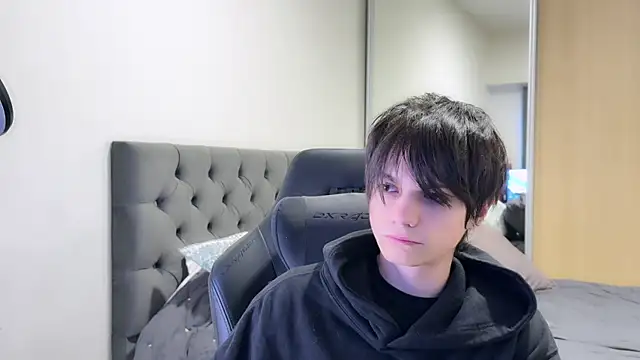 Snapshot of SasukeUhchiaa chatting on 01.07.25 SasukeUhchiaa online show from 01.07.25