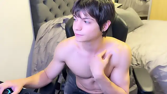 Snapshot of SasukeUhchiaa chatting on 03.06.25 SasukeUhchiaa online show from 03.06.25