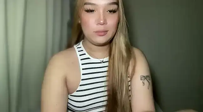 Snapshot of MissCataleyaxxx chatting on 01.25.25 MissCataleyaxxx online show from 01.25.25