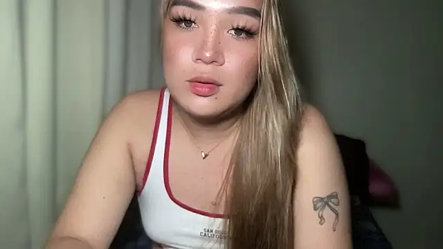 Snapshot of MissCataleyaxxx chatting on 02.19.25 MissCataleyaxxx online show from 02.19.25