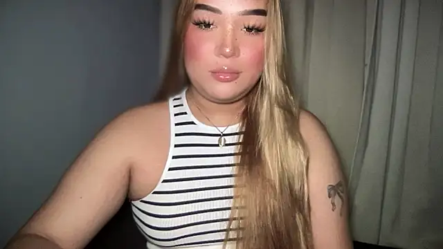 Snapshot of MissCataleyaxxx chatting on 10.02.25 MissCataleyaxxx online show from 10.02.25