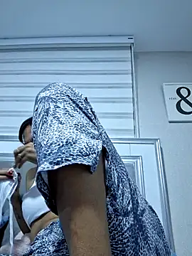 Doll Loren online show from 02.20.25