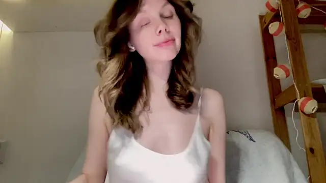 Snapshot of Nikki_Mimimi chatting on 12.21.24 Nikki Mimimi online show from 12.21.24