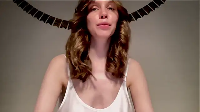 Snapshot of Nikki_Mimimi chatting on 01.05.25 Nikki Mimimi online show from 01.05.25