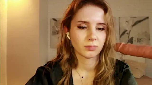 Snapshot of Betty_June chatting on 03.04.25 Betty June online show from 03.04.25