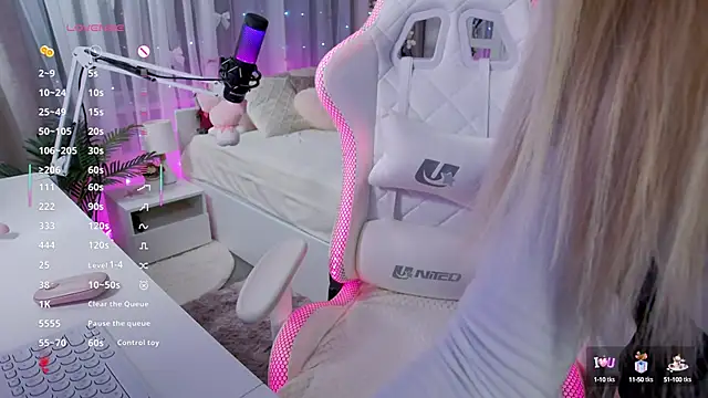 Snapshot of my--Polina chatting on 02.13.25 my--Polina online show from 02.13.25