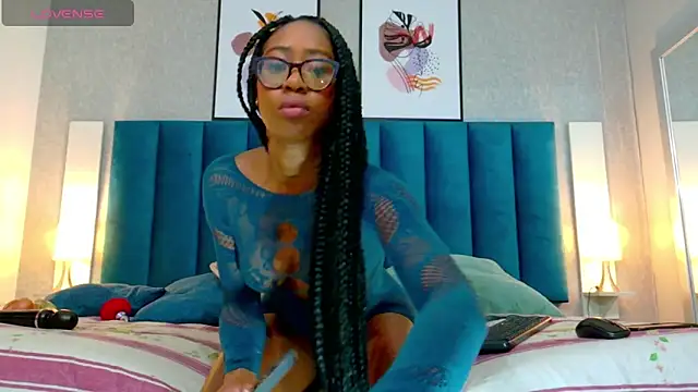 MiaMidnnightt online show from 03.05.25