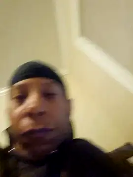 Snapshot of Vybezmaster chatting on 11.16.25 Vybezmaster online show from 11.16.25