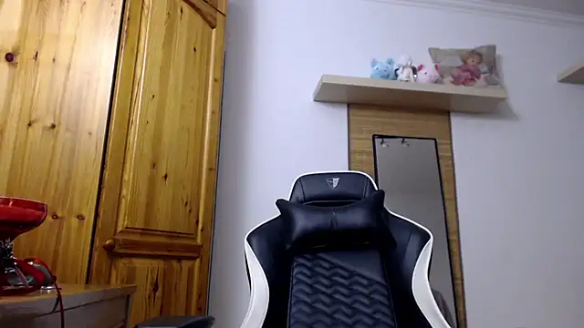 Lisakisss online show from 11.25.25