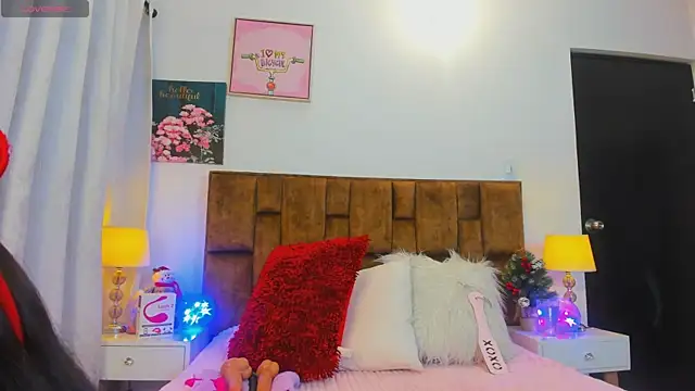 MiaJacksonn online show from 01.05.25