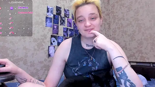 Snapshot of Imlinn chatting on 10.16.25 Imlinn online show from 10.16.25