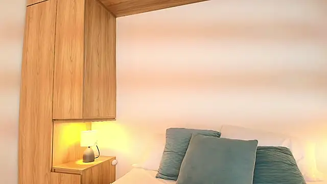 Isabella Harley online show from 09.25.25