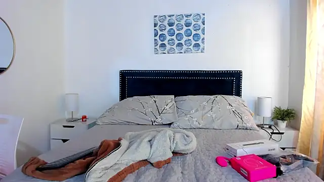 Snapshot of ZulyMichels chatting on 10.22.25 ZulyMichels online show from 10.22.25