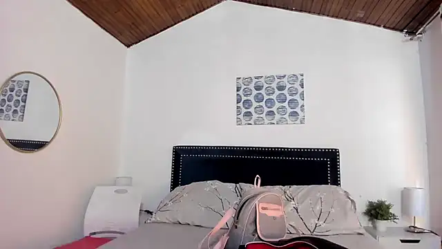 Snapshot of ZulyMichels chatting on 11.01.25 ZulyMichels online show from 11.01.25