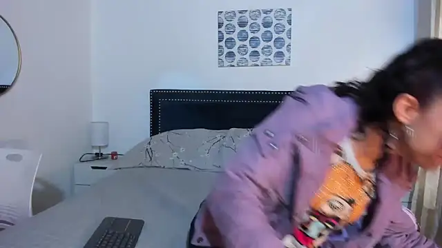 Snapshot of ZulyMichels chatting on 11.06.25 ZulyMichels online show from 11.06.25