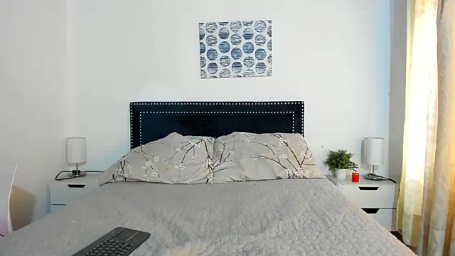 Snapshot of ZulyMichels chatting on 11.10.25 ZulyMichels online show from 11.10.25