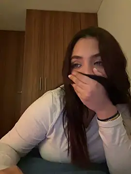 Snapshot of marcimaa chatting on 01.28.25 marcimaa online show from 01.28.25