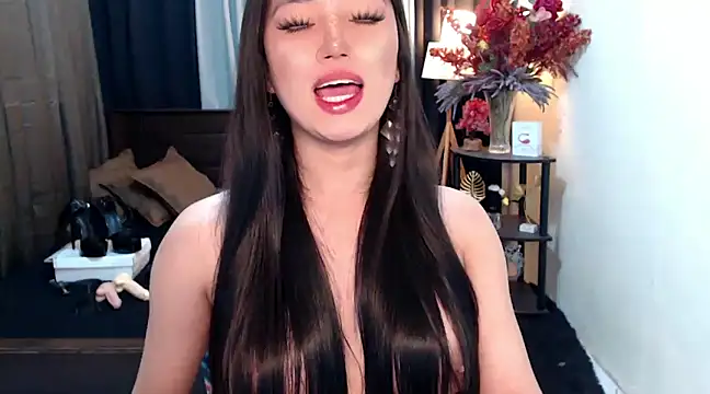 Snapshot of Dhalia_Gomez06 chatting on 02.26.25 Dhalia Gomez06 online show from 02.26.25