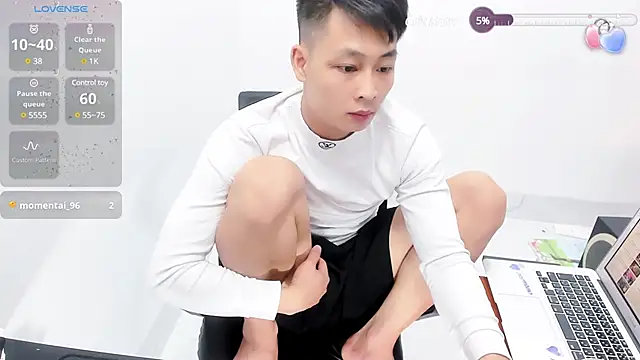 Snapshot of Naughty--asian chatting on 03.11.25 Naughty--asian online show from 03.11.25