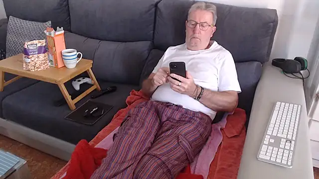 Snapshot of Nudelschwanz chatting on 02.07.25 Nudelschwanz online show from 02.07.25