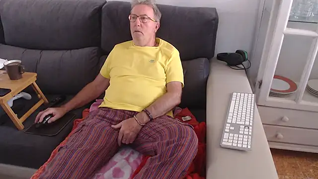 Snapshot of Nudelschwanz chatting on 02.11.25 Nudelschwanz online show from 02.11.25