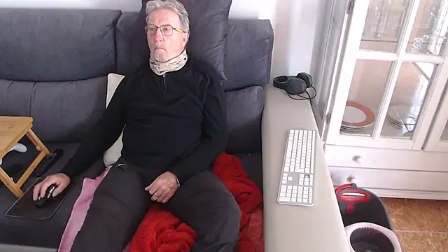 Snapshot of Nudelschwanz chatting on 02.23.25 Nudelschwanz online show from 02.23.25