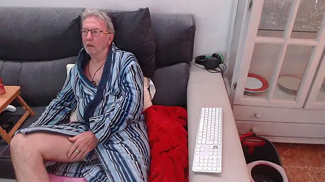 Snapshot of Nudelschwanz chatting on 02.23.25 Nudelschwanz online show from 02.23.25