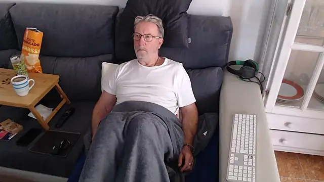 Snapshot of Nudelschwanz chatting on 03.09.25 Nudelschwanz online show from 03.09.25