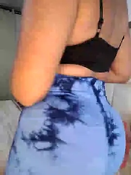 Snapshot of _kathaLopez_ chatting on 01.18.25 kathaLopez online show from 01.18.25