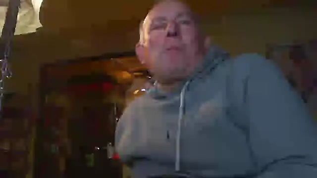 Snapshot of jeanlulu chatting on 10.30.25 jeanlulu online show from 10.30.25