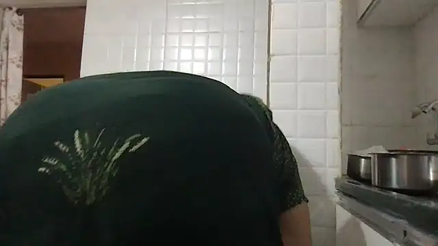 Snapshot of Riyasingh9 chatting on 12.30.24 Riyasingh9 online show from 12.30.24