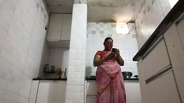 Snapshot of Riyasingh9 chatting on 11.01.25 Riyasingh9 online show from 11.01.25