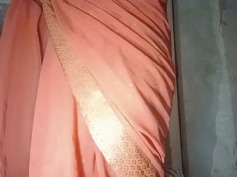 Snapshot of YUKTAPOWER chatting on 02.16.25 YUKTAPOWER online show from 02.16.25