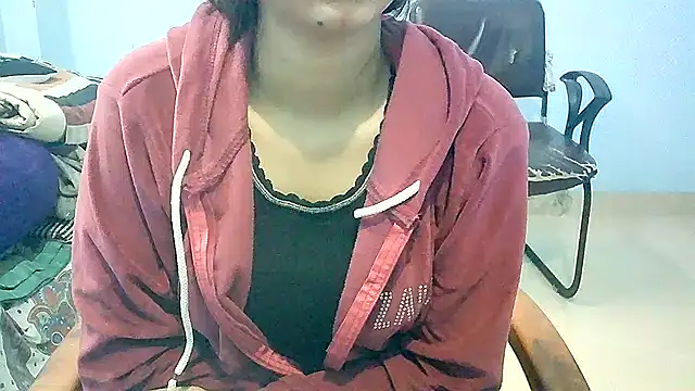 Snapshot of lovelydesi21 chatting on 12.02.24 lovelydesi21 online show from 12.02.24