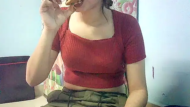 Snapshot of lovelydesi21 chatting on 02.11.25 lovelydesi21 online show from 02.11.25