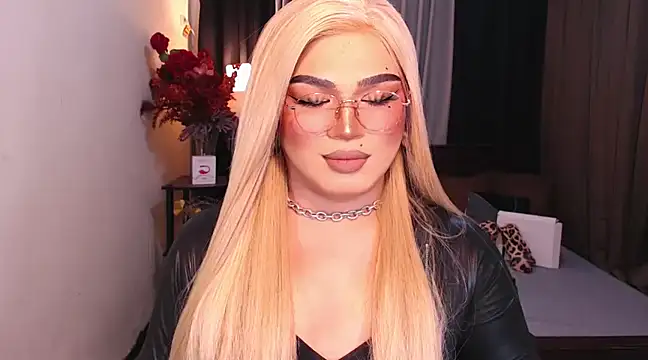 Snapshot of Bitch_Fowler69 chatting on 12.22.24 Bitch Fowler69 online show from 12.22.24