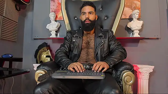 Snapshot of BeardAndrew chatting on 12.10.24 BeardAndrew online show from 12.10.24
