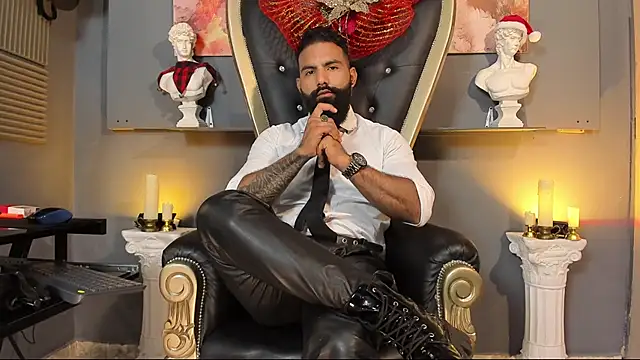 Snapshot of BeardAndrew chatting on 12.20.24 BeardAndrew online show from 12.20.24