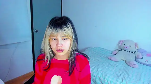 Snapshot of Akane-Mou chatting on 01.23.25 Akane-Mou online show from 01.23.25