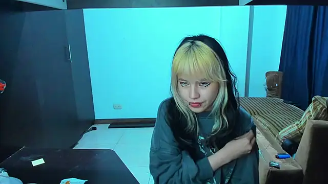Snapshot of Akane-Mou chatting on 02.17.25 Akane-Mou online show from 02.17.25